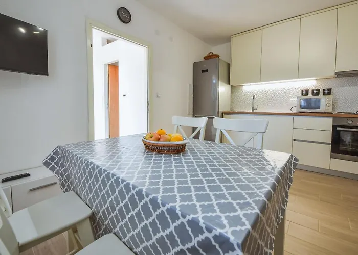 Vukic-5 By Interhome Apartament Starigrad Paklenica