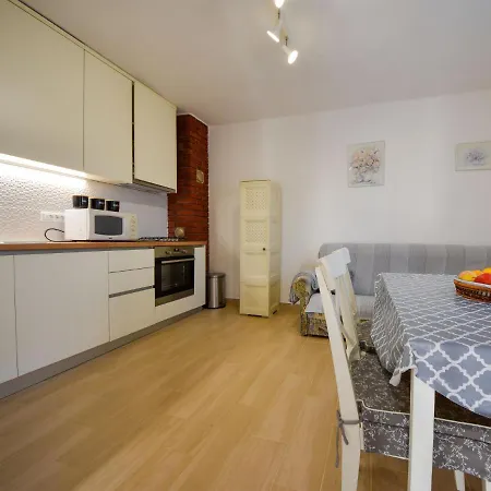 Apartman Vukic-5 By Interhome